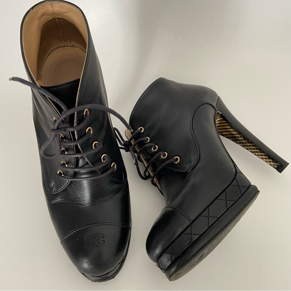 Chanel Black Leather CC Cap Toe Lace Up Platform Ankle Boots